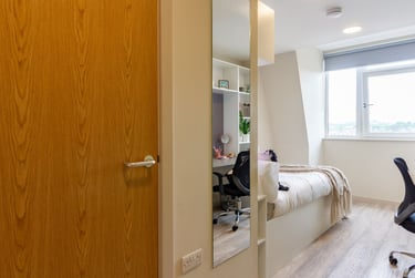 Bronze En Suite at The Barn, Bampfylde Street, Newtown, Exeter, EX12FQ - Image 10